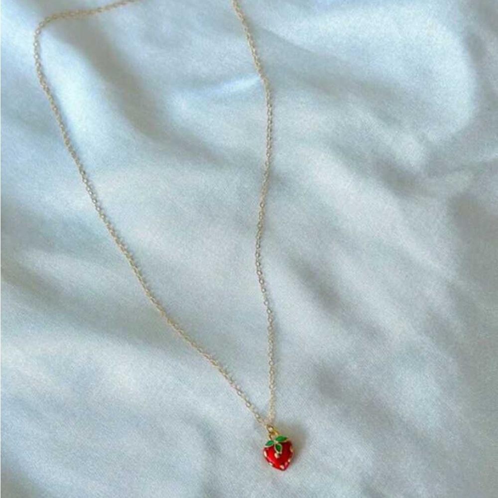 ⚠️Clearance Gold Strawberry Pendant Necklace - Picture 2 of 4
